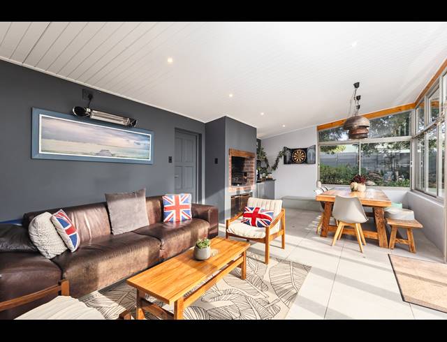 4 BEDROOM FREEHOLD FOR SALE IN TABLE VIEW
